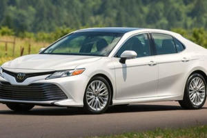 Trở lại sau thời lãng quên: Camry, Accord... bất ngờ giảm giá