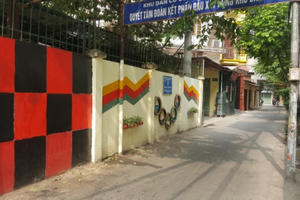 Nơi tập kết rác biến thành bức tường hoa đẹp lung linh thu hút giới trẻ Nơi tập kết rác biến thành bức tường hoa đẹp lung linh thu hút giới trẻ