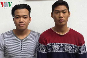 Đi hát karaoke, bé gái 13 tuổi bị hai trai bản xâm hại