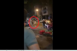 TP Hồ Chí Minh: Dùng bàn ghế chống lại cả dàn mã tấu