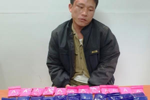 Vận chuyển 12.000 viên hồng phiến, dùng dao chống trả khi bị bắt
