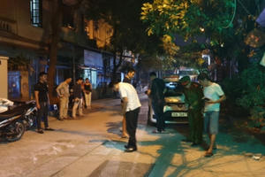 Danh tính tài xế taxi bị bắn và chèn xe qua người sau va chạm