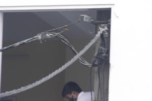 Cột điện mọc xuyên nhà ở Hà Nội: Cơ quan chức năng nói gì?