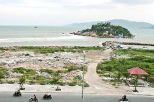 “Băm nát” vịnh Nha Trang