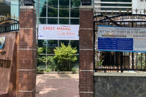 Ông Lê Thành Điệu  đang đại diện pháp luật cho một Trường cao đẳng