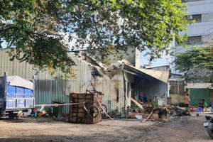 Nghi phạm tưới xăng đốt nhà khiến 2 chị em tử vong khai gì tại cơ quan Công an?