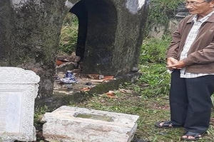 Báo động tình trạng xâm hại mộ cổ