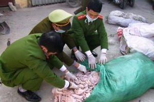 Hà Nôi: Phát hiện nửa tấn da, mỡ bẩn chuẩn bị tuồn ra thị trường Hà Nôi: Phát hiện nửa tấn da, mỡ bẩn chuẩn bị tuồn ra thị trường