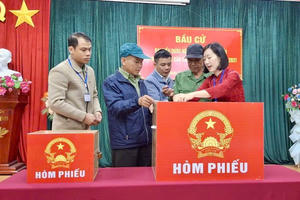 Cử tri rẻo cao Thái Nguyên nô nức, phấn khởi đi bầu cử