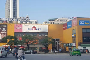 Fivimart phải 'bán mình' cho Vingroup?