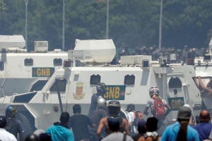 Lãnh đạo đối lập Venezuela tuyên bố đảo chính