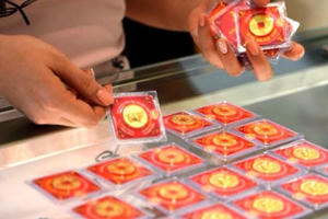 Giá vàng hôm nay 23/11: Rơi khỏi đỉnh cao 60 triệu đồng/lượng