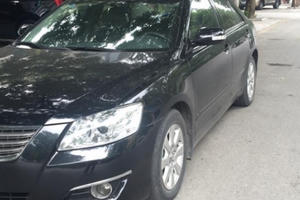 Bán gấp xe Camry 2.0 màu đen