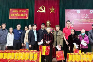 Trao 1.000 suất quà Tết cho người có hoàn cảnh khó khăn tại Quảng Ninh
