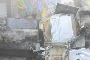 Cháy dữ dội trung tâm điện máy ở Quảng Ngãi, thiệt hại hàng chục tỷ đồng