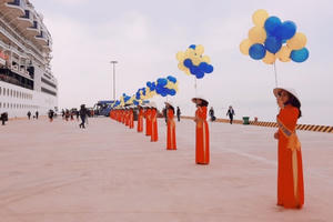 Vị khách quốc tế thứ 15 triệu đến Việt Nam