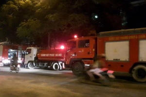 Hà Nội: Quán karaoke phát hỏa, nhiều người hốt hoảng bỏ chạy