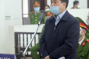 Ông Nguyễn Đức Chung tự bào chữa: "Không thể vợ làm chồng chịu"