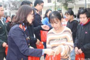 Quà Tết cho người nghèo phải thiết thực, gọn nhẹ, phù hợp