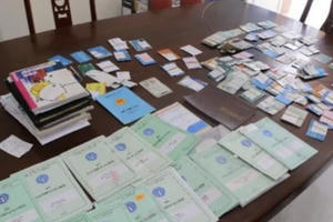 Bắt quả tang cặp vợ chồng cho vay lãi nặng, thu lợi bất chính nửa tỷ đồng