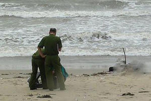 Hà Tĩnh: Tá hỏa phát hiện người phụ nữ tử vong tại bãi biển Nghi Xuân với vết cắt trên cổ