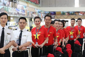 Chùm ảnh: Đội tuyển bóng đá Quốc gia chuẩn bị lên đường về nước