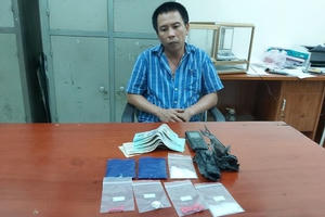 Gia cố nhà thành “lô cốt”, lắp camera dày đặc để mở sới bạc và bán ma túy