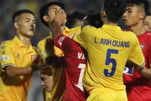 HLV Lê Thụy Hải: "Nếu xuống hạng, Nam Định nên tự nhìn lại mình thay vì trách trọng tài"