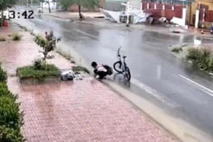 Người lớn biết ngượng