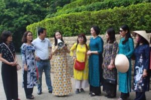 Công đoàn Bộ Tư pháp sinh hoạt chuyên đề tại Khu di tích Đền Hùng