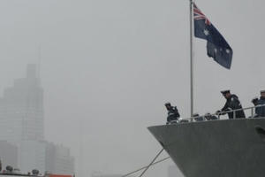 Khám phá chiến hạm mang tên lửa của Australia vừa cập cảng TP HCM