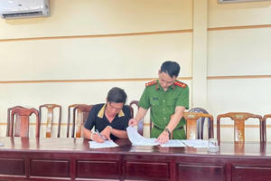 Khởi tố 2 nhân viên giao hàng nhanh chi nhánh Bình Phước về tội tham ô tài sản