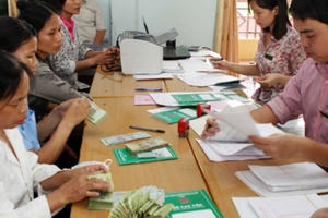 Tinh giản biên chế: “Người cứ được nhận vào, công việc lại nhìn nhau mà làm”