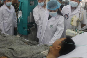 Vụ sốc phản vệ khi chạy thận ở Hòa Bình: Các bệnh nhân đã về đến BV Bạch Mai