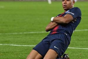 Video: PSG 'nghiền nát' Lyon với cú poker của Mbappe