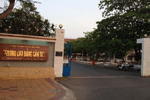 Không kỷ luật giảng viên làm mất bài thi của sinh viên vì tranh thủ đi mua sắm Không kỷ luật giảng viên làm mất bài thi của sinh viên vì tranh thủ đi mua sắm