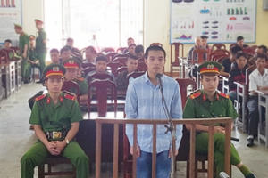 Lâm Đồng: Lĩnh án 16 năm tù vì đâm chết bạn trong lúc đi hát karaoke