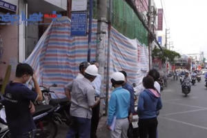 TP HCM: Công nhân hàn xì tại Trung tâm hội nghị tiệc cưới Unique bị điện giật rơi từ tầng 2 xuống