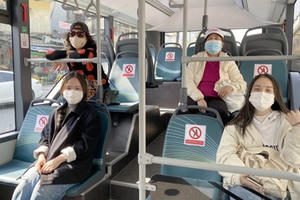 Hà Nội: Xe buýt điện hút khách, sẽ mở thêm 9 tuyến