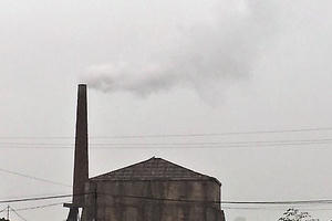 Mê Linh, Hà Nội: Bất chấp lệnh cấm, lò gạch thủ công vẫn ngày đêm “nhả” khói