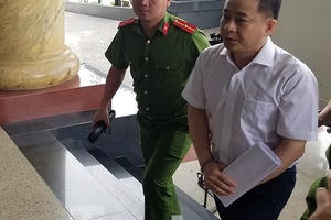 Vũ 'nhôm' phải tự tạo vỏ bọc cho lực lượng tình báo hoạt động?