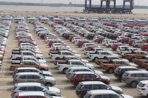 Cuối năm, ô tô nhập khẩu lép vế trước ô tô nội