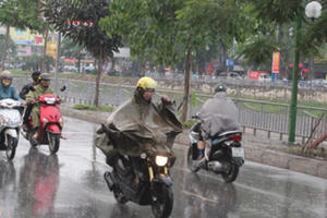 Dự báo thời tiết ngày 10/5: Bắc Bộ có mưa rào và giông về đêm, Nam Bộ đề phòng tố lốc