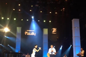 VinaPhone tri ân khách hàng thân thiết bằng đêm nhạc giàu cảm xúc