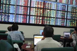 Slide - Điểm tin thị trường: Chứng khoán Việt bị thổi bay hàng tỷ USD