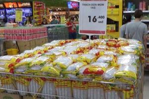 Hãi hùng thạch dừa chứa "sinh vật lạ" Hãi hùng thạch dừa chứa "sinh vật lạ"