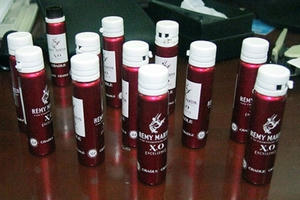 Ma túy đội lốt 'nước vui' vào vũ trường, quán bar