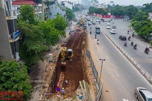 Xót xa dỡ bỏ 600 mét trên con đường gốm sứ dài nhất thế giới