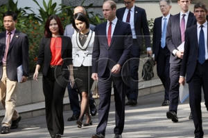 Hình ảnh đầu tiên Hoàng tử William đến Hà Nội Hình ảnh đầu tiên Hoàng tử William đến Hà Nội