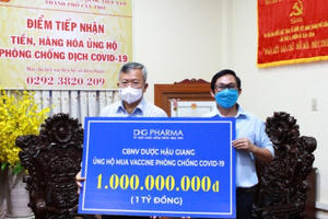 Cán bộ, nhân viên Dược Hậu Giang ủng hộ một ngày lương vào Quỹ vaccine và trao tặng 5.000 bộ test nhanh Covid-19